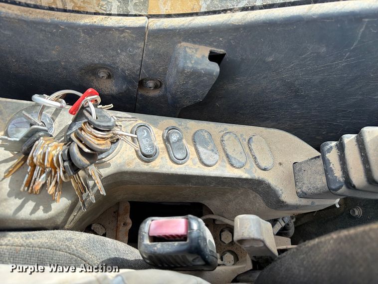 image for item EA7378 2015 Komatsu PC210LC-10 excavator