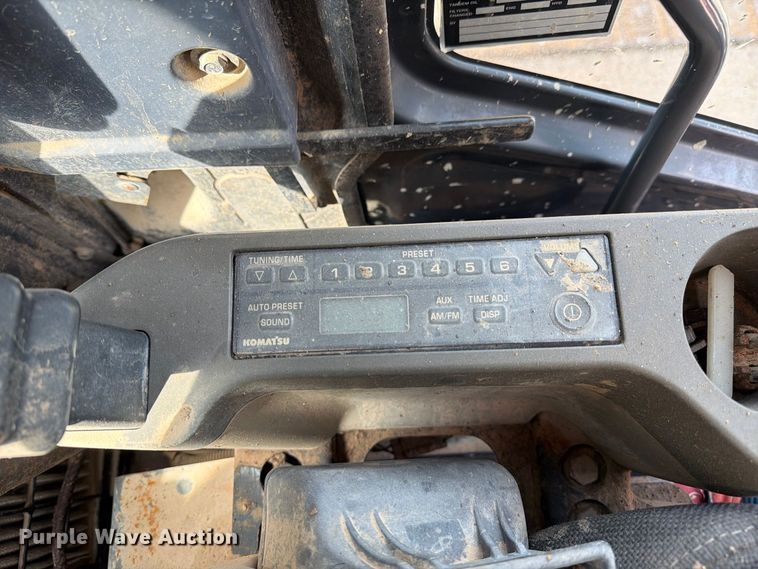 image for item EA7378 2015 Komatsu PC210LC-10 excavator
