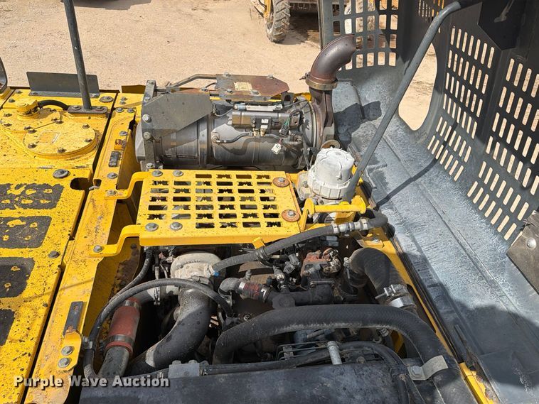 image for item EA7378 2015 Komatsu PC210LC-10 excavator