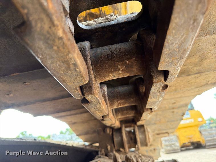 image for item EA7378 2015 Komatsu PC210LC-10 excavator