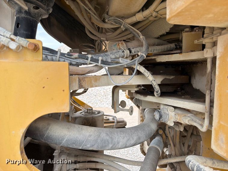 image for item EA7394 2004 Caterpillar 972G Series II wheel loader