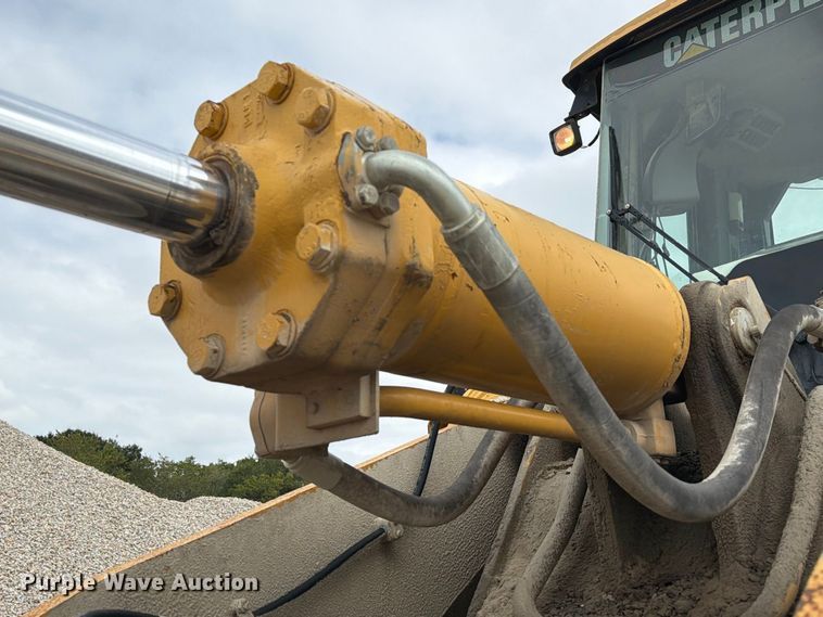 image for item EA7394 2004 Caterpillar 972G Series II wheel loader