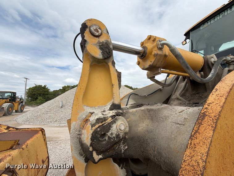 image for item EA7394 2004 Caterpillar 972G Series II wheel loader