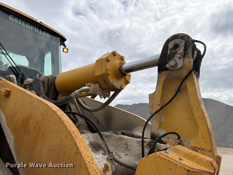 image for item EA7394 2004 Caterpillar 972G Series II wheel loader