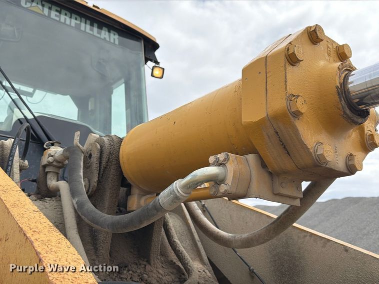 image for item EA7394 2004 Caterpillar 972G Series II wheel loader