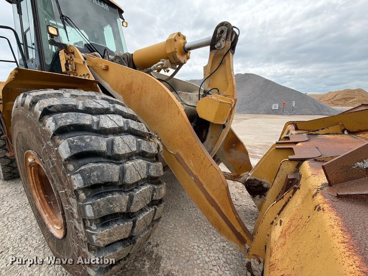 image for item EA7394 2004 Caterpillar 972G Series II wheel loader