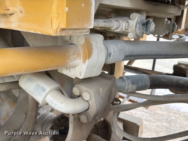 image for item EA7394 2004 Caterpillar 972G Series II wheel loader