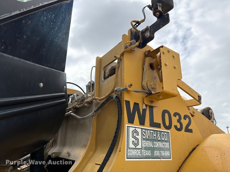 image for item EA7394 2004 Caterpillar 972G Series II wheel loader