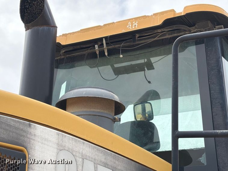 image for item EA7394 2004 Caterpillar 972G Series II wheel loader
