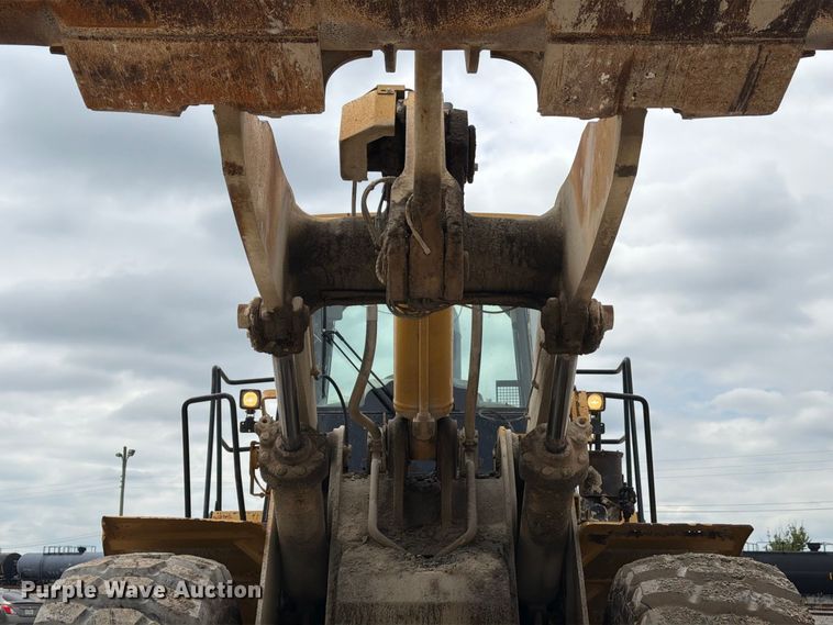 image for item EA7394 2004 Caterpillar 972G Series II wheel loader