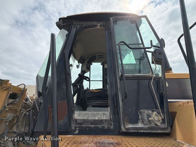 image for item EA7394 2004 Caterpillar 972G Series II wheel loader