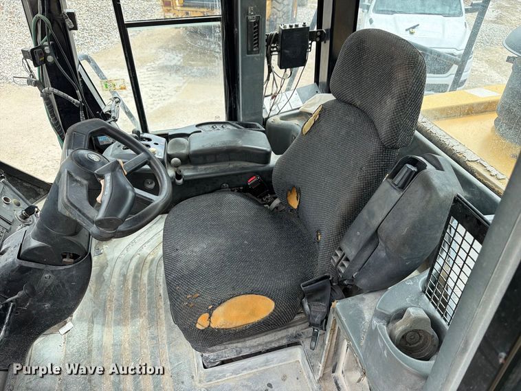 image for item EA7394 2004 Caterpillar 972G Series II wheel loader