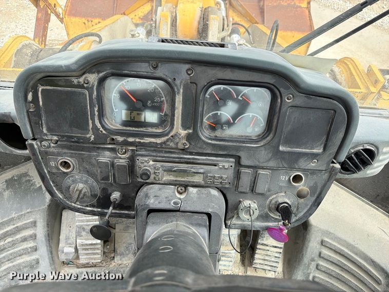 image for item EA7394 2004 Caterpillar 972G Series II wheel loader