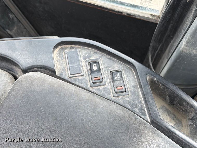 image for item EA7394 2004 Caterpillar 972G Series II wheel loader