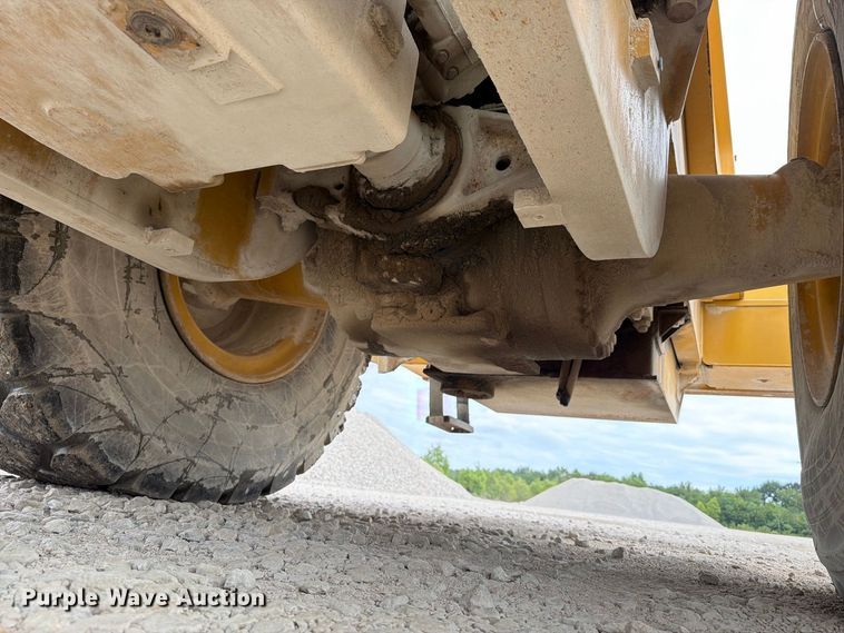 image for item EA7394 2004 Caterpillar 972G Series II wheel loader
