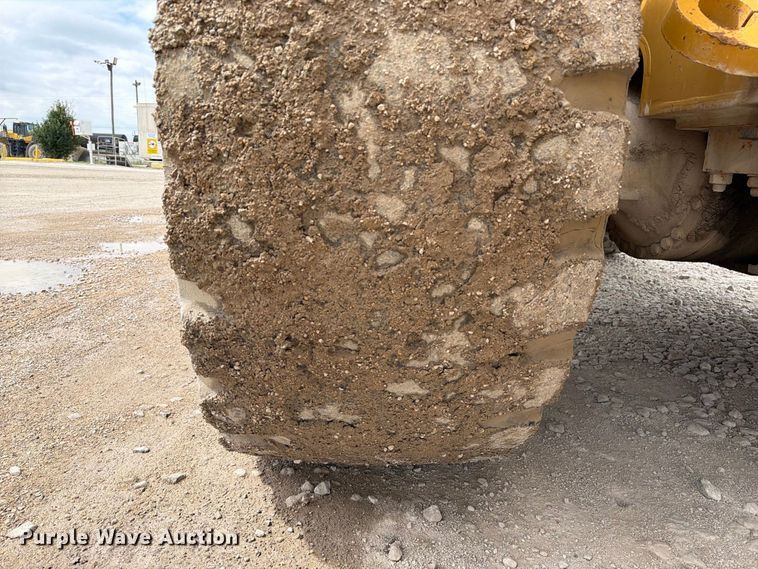 image for item EA7394 2004 Caterpillar 972G Series II wheel loader