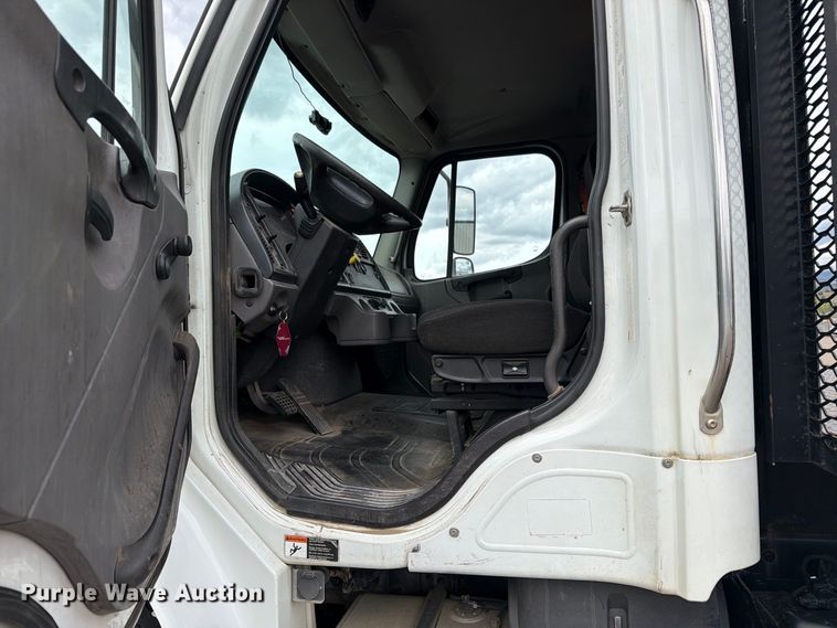 image for item ED0067 2014 Freightliner M2 flatbed truck