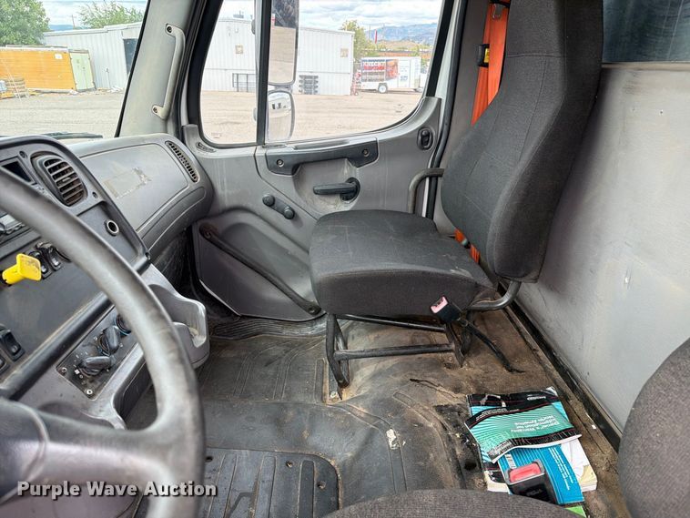 image for item ED0067 2014 Freightliner M2 flatbed truck