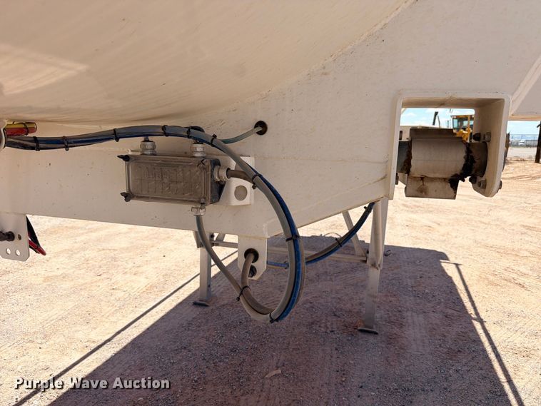 image for item ED5485 2017 Mac end dump trailer