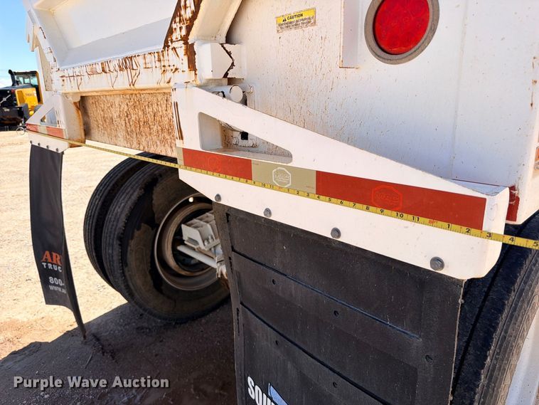 image for item ED5485 2017 Mac end dump trailer