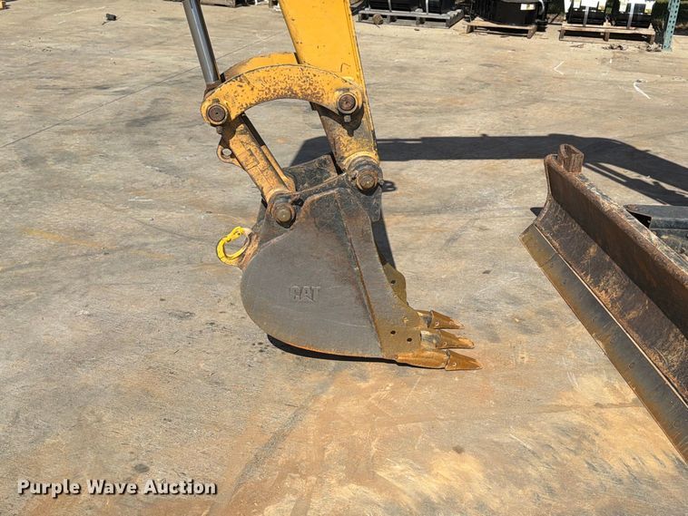 image for item EF1404 2019 Caterpillar 305E2 CR mini excavator