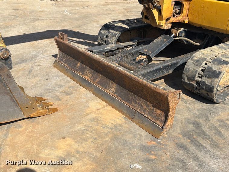 image for item EF1404 2019 Caterpillar 305E2 CR mini excavator