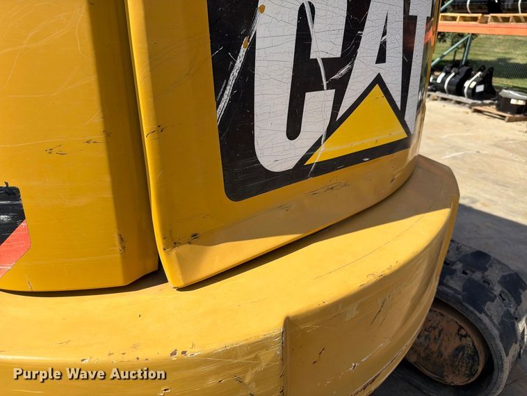 image for item EF1404 2019 Caterpillar 305E2 CR mini excavator