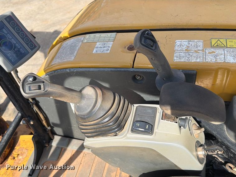 image for item EF1405 2019 Caterpillar 305E2 CR mini excavator