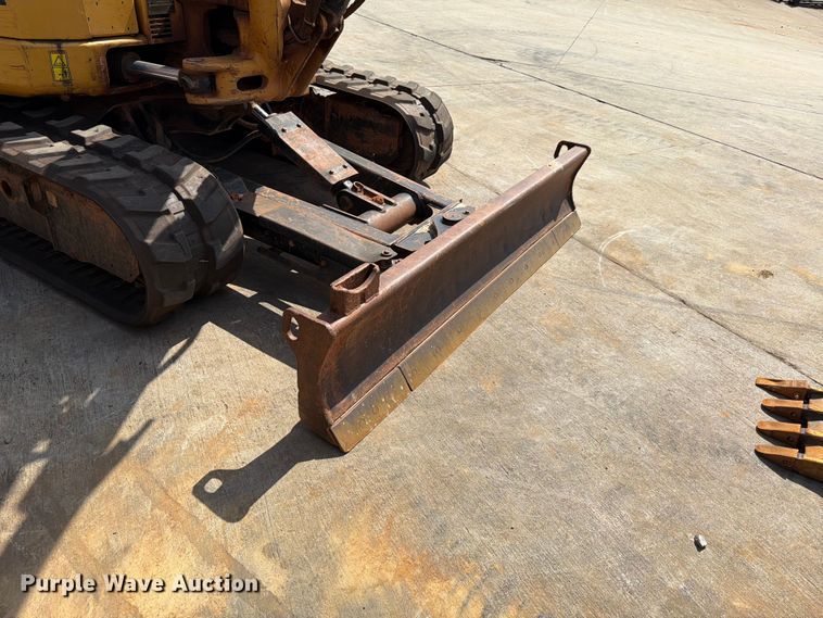 image for item EF1406 2019 Caterpillar 305E2 CR mini excavator