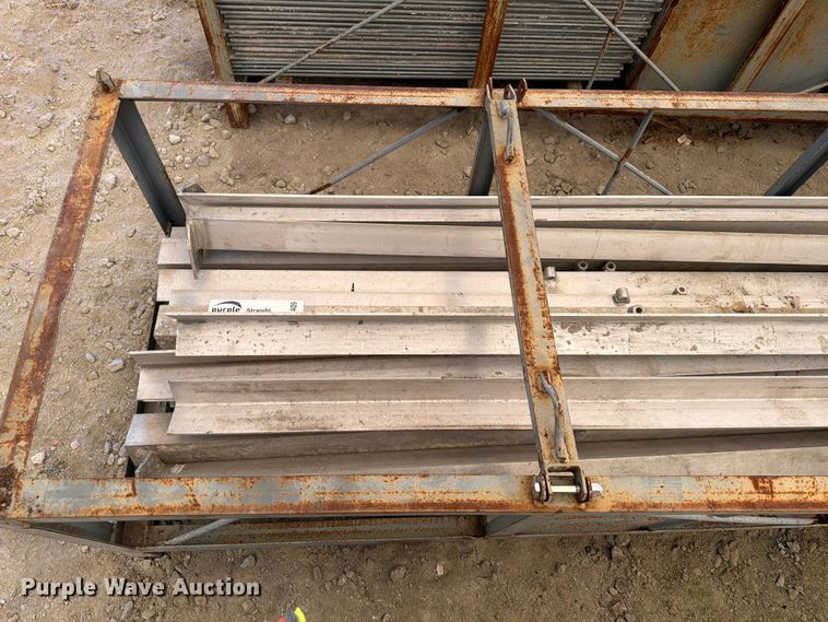 image for item EF1409 Giraffe corner bracing