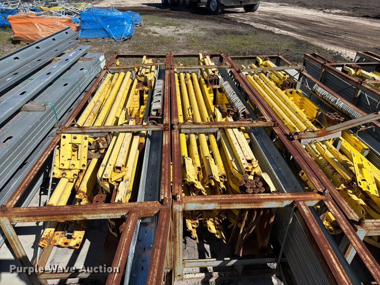 image for item EF1438 Giraffe  wall Bracing