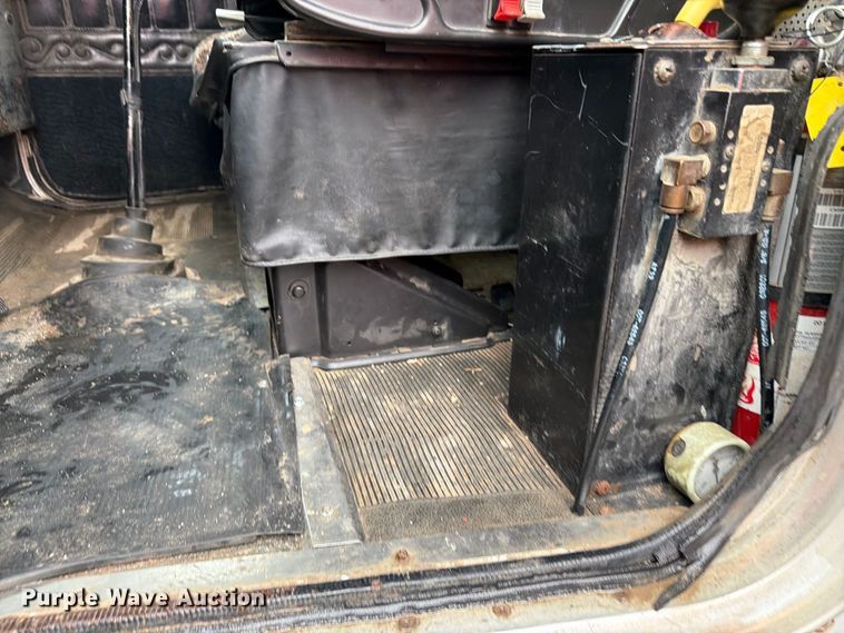image for item EI7762 1980 Peterbilt 359 dump truck