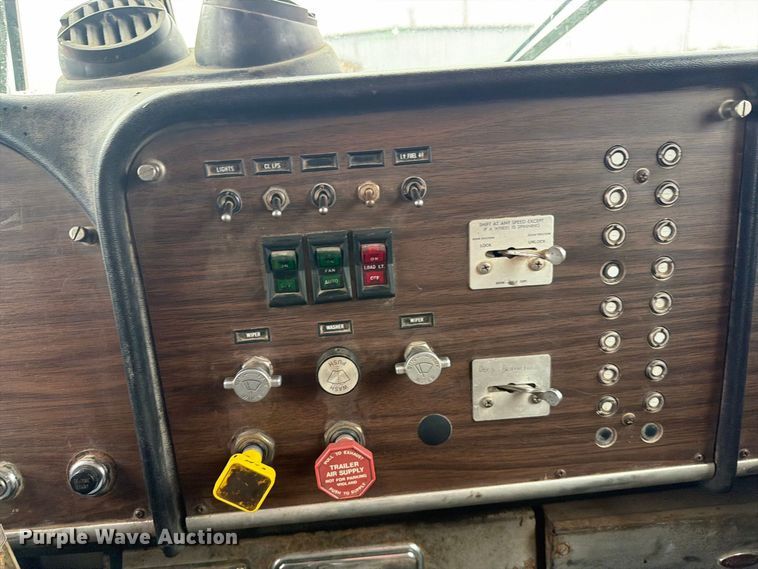 image for item EI7762 1980 Peterbilt 359 dump truck