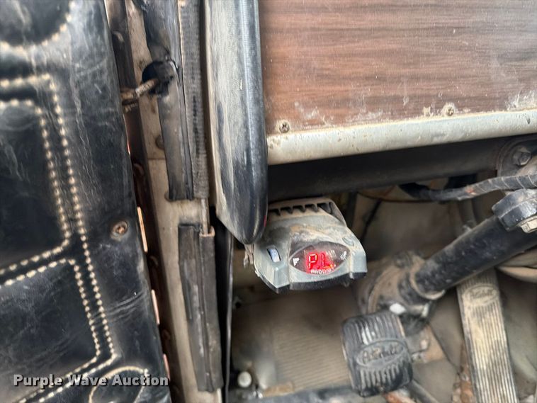 image for item EI7762 1980 Peterbilt 359 dump truck