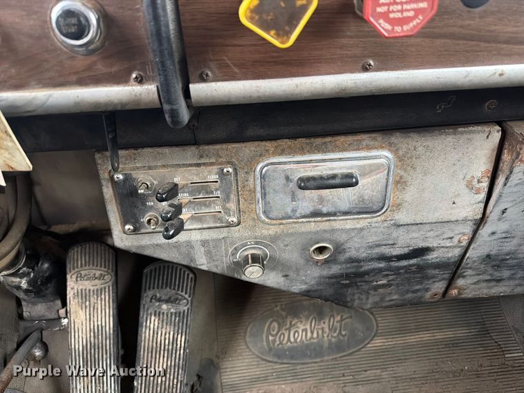 image for item EI7762 1980 Peterbilt 359 dump truck