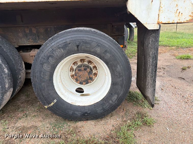 image for item EI7762 1980 Peterbilt 359 dump truck
