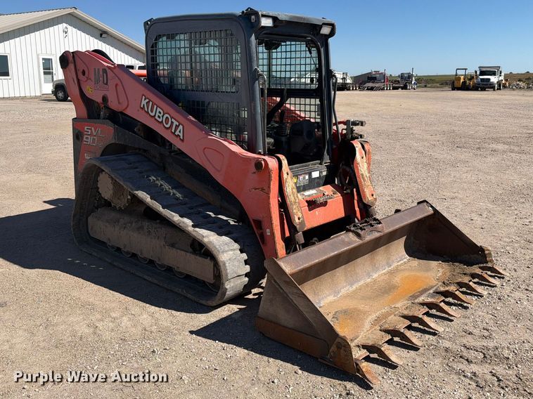 image for item EI7771 Kubota SVL90-2 tracked skid steer loader