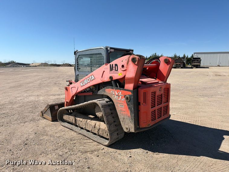 image for item EI7771 Kubota SVL90-2 tracked skid steer loader