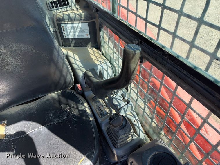 image for item EI7771 Kubota SVL90-2 tracked skid steer loader