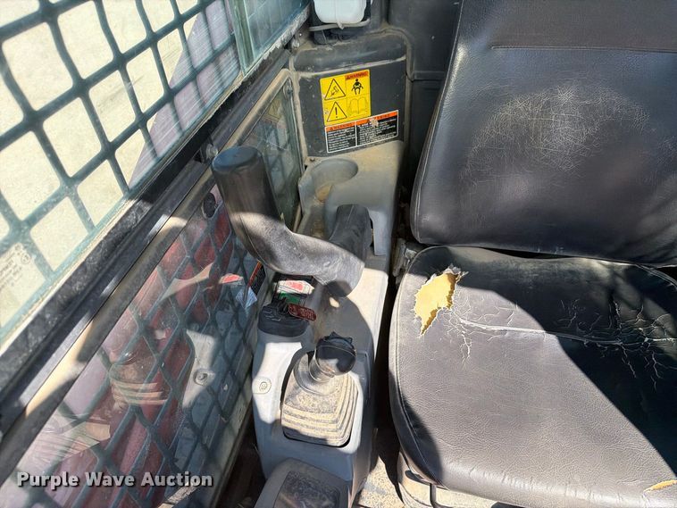image for item EI7771 Kubota SVL90-2 tracked skid steer loader