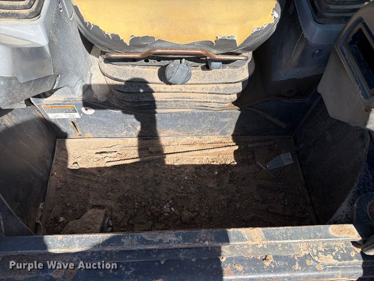 image for item EI7772 2014 Kubota SVL75-2 tracked skid steer loader