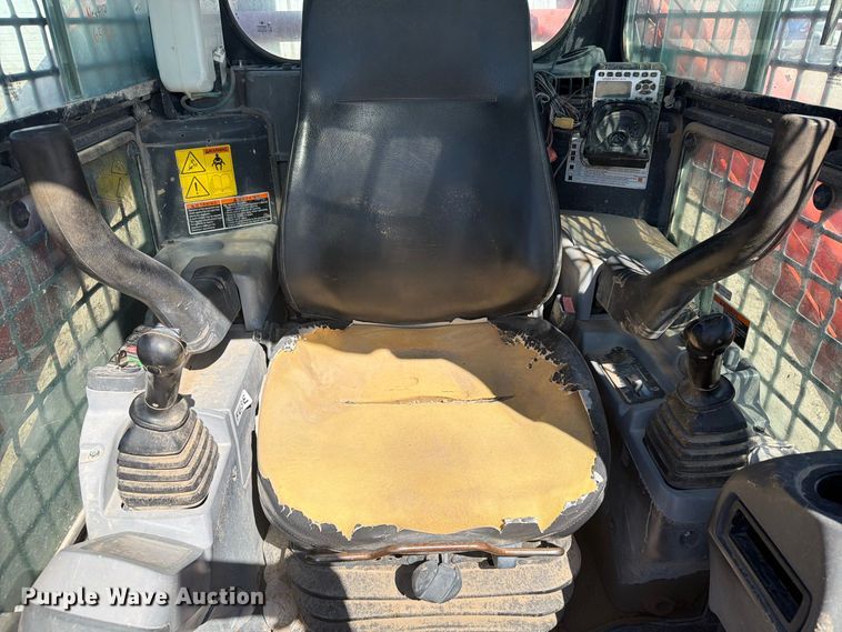 image for item EI7772 2014 Kubota SVL75-2 tracked skid steer loader