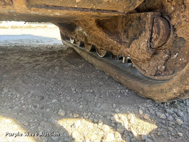 image for item EI7772 2014 Kubota SVL75-2 tracked skid steer loader