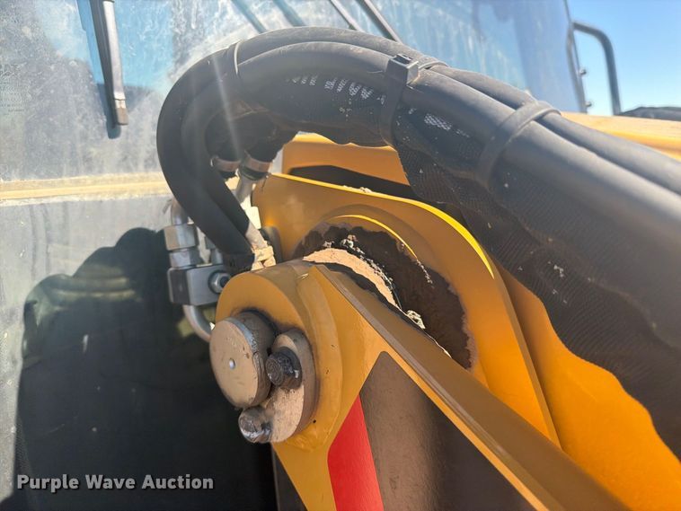 image for item EI7774 2019 Caterpillar 420F2 IT backhoe