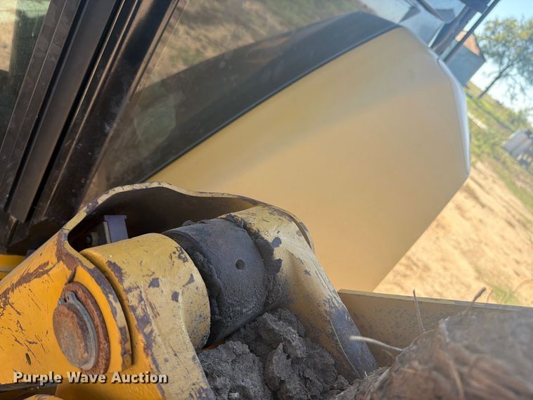 image for item EI7774 2019 Caterpillar 420F2 IT backhoe