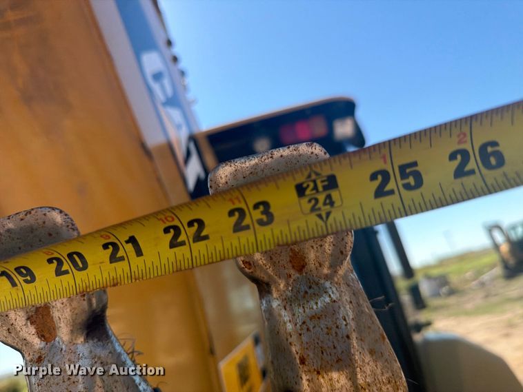 image for item EI7774 2019 Caterpillar 420F2 IT backhoe