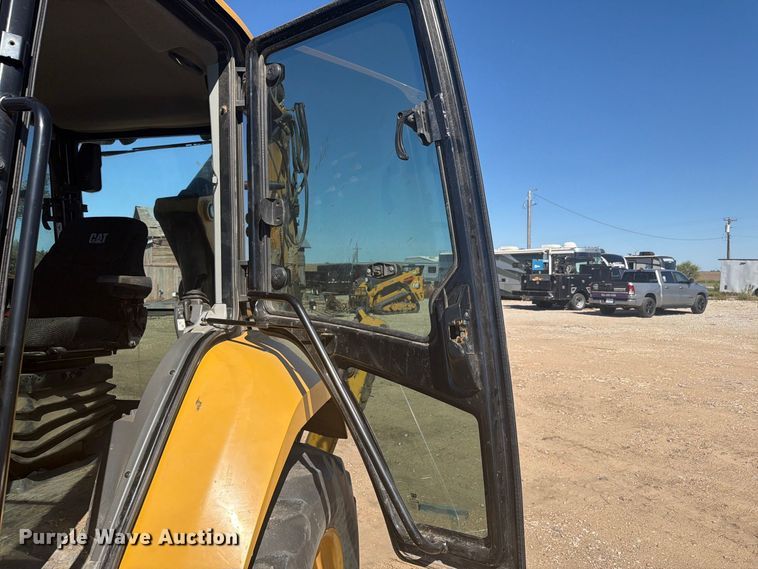 image for item EI7774 2019 Caterpillar 420F2 IT backhoe