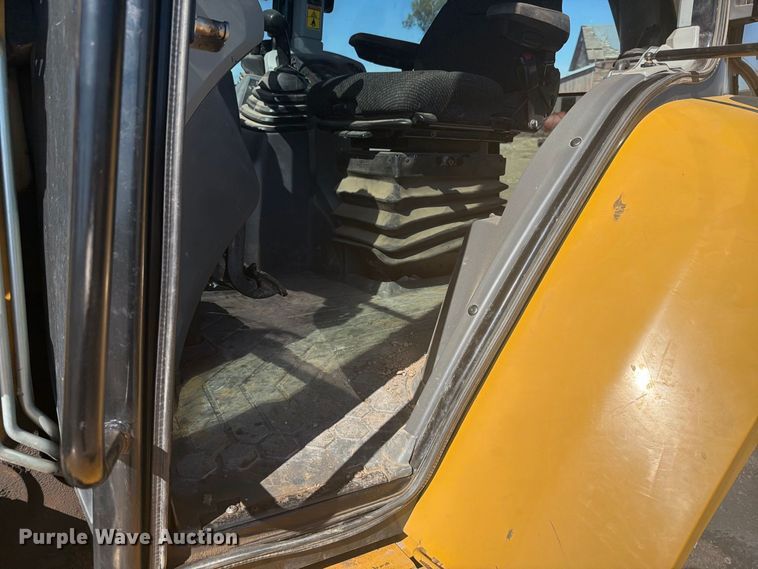 image for item EI7774 2019 Caterpillar 420F2 IT backhoe