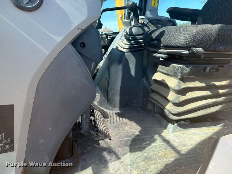 image for item EI7774 2019 Caterpillar 420F2 IT backhoe