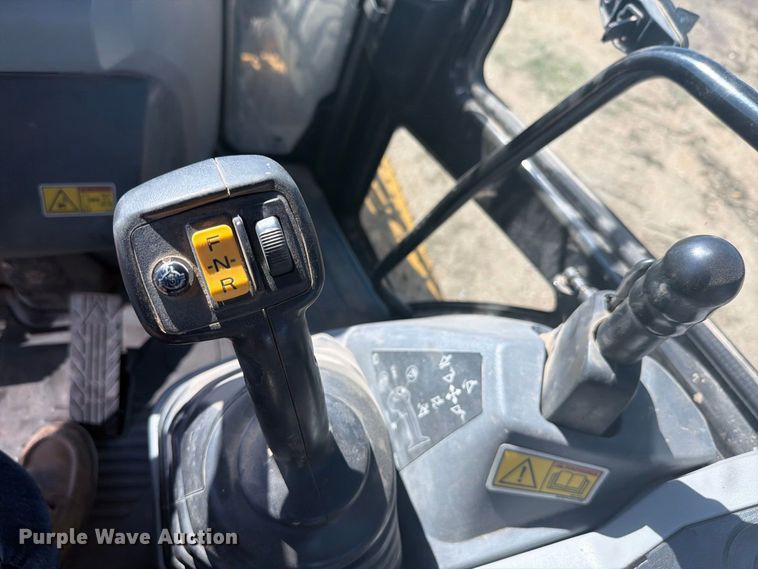 image for item EI7774 2019 Caterpillar 420F2 IT backhoe